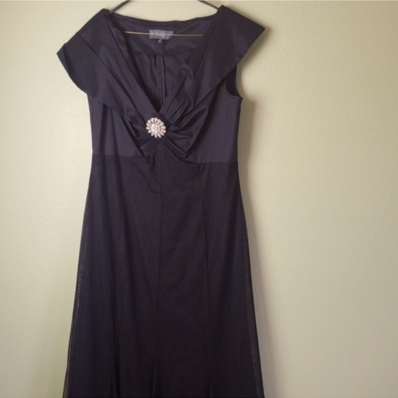 KM Collections By Milla Bell Regency Dress - Picture 2 of 9